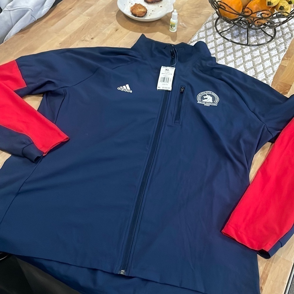 Adidas Boston Marathon RUNNER Jacket 2020 FQ7762 Women's Size L /NEW FULL ZIP